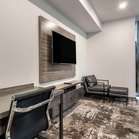 The Hue Hotel, Ascend Hotel Collection Kamloops Exteriör bild