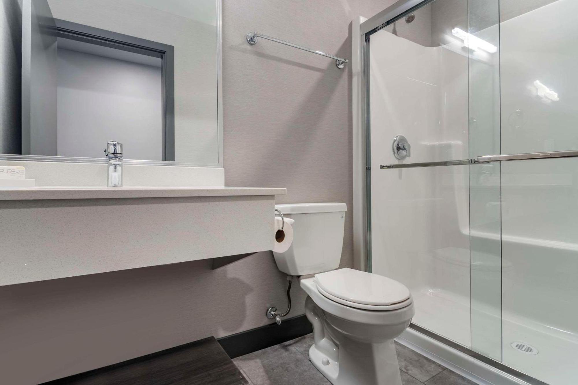 The Hue Hotel, Ascend Hotel Collection Kamloops Exteriör bild