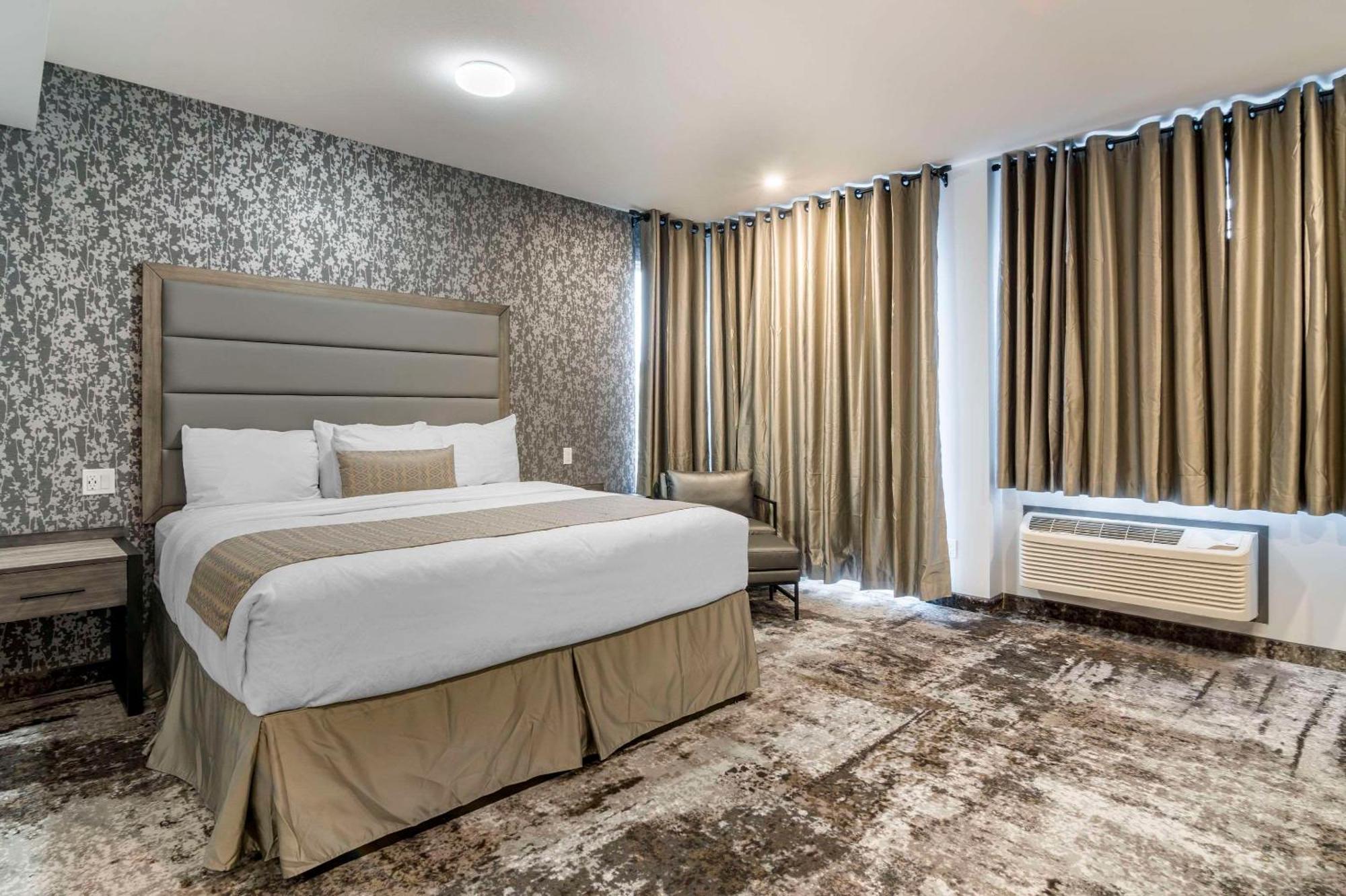 The Hue Hotel, Ascend Hotel Collection Kamloops Exteriör bild