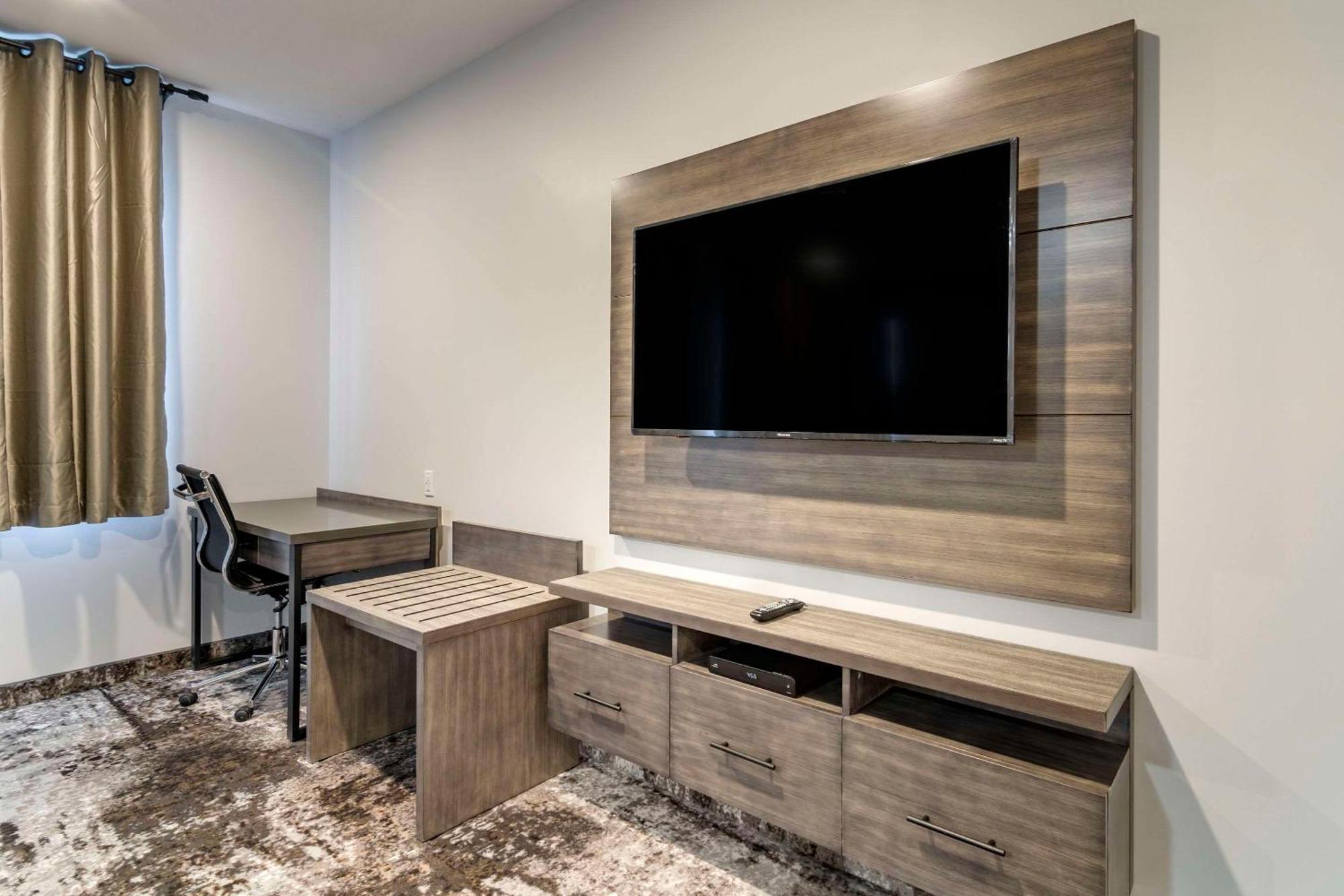 The Hue Hotel, Ascend Hotel Collection Kamloops Exteriör bild