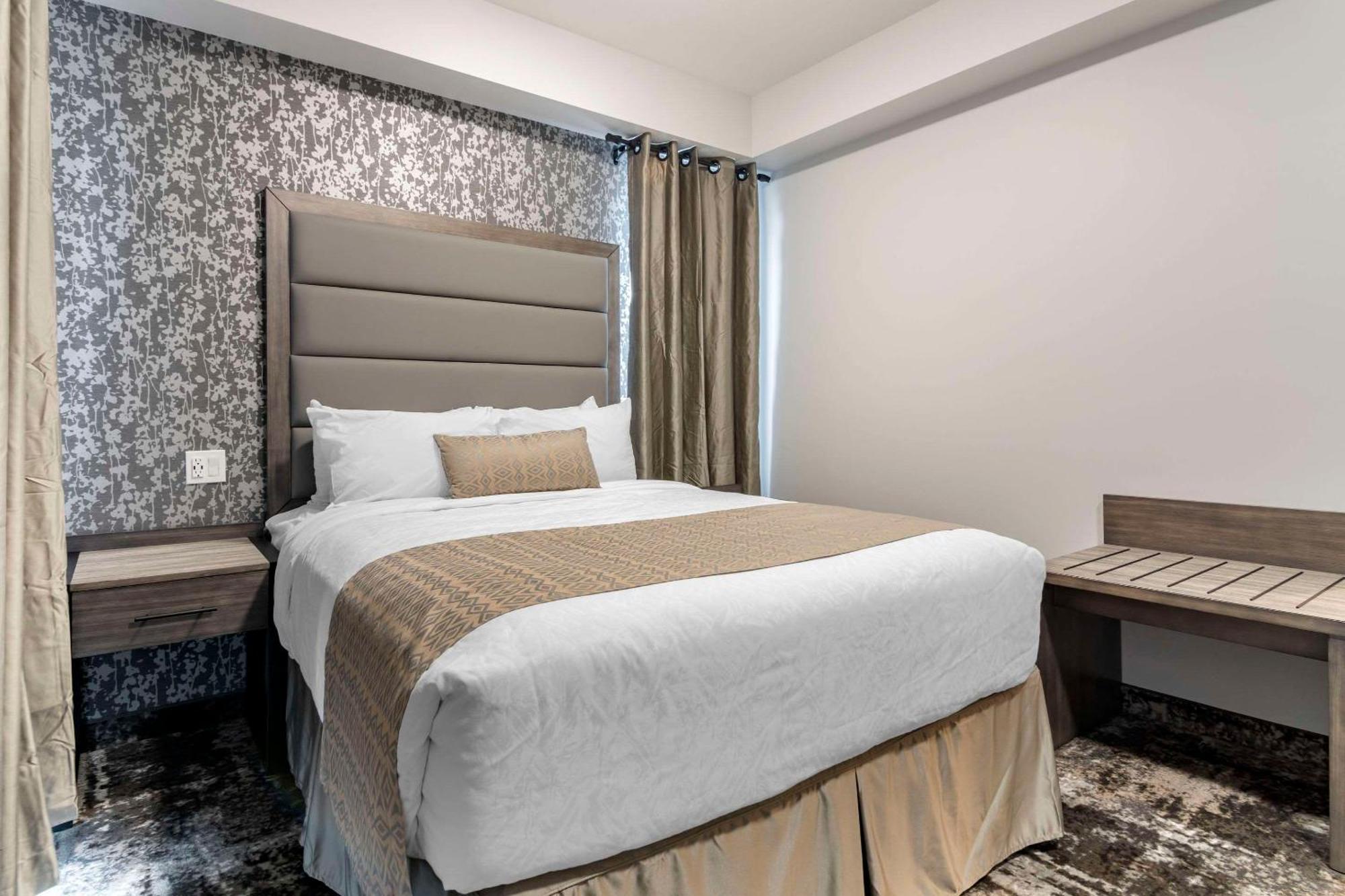 The Hue Hotel, Ascend Hotel Collection Kamloops Exteriör bild