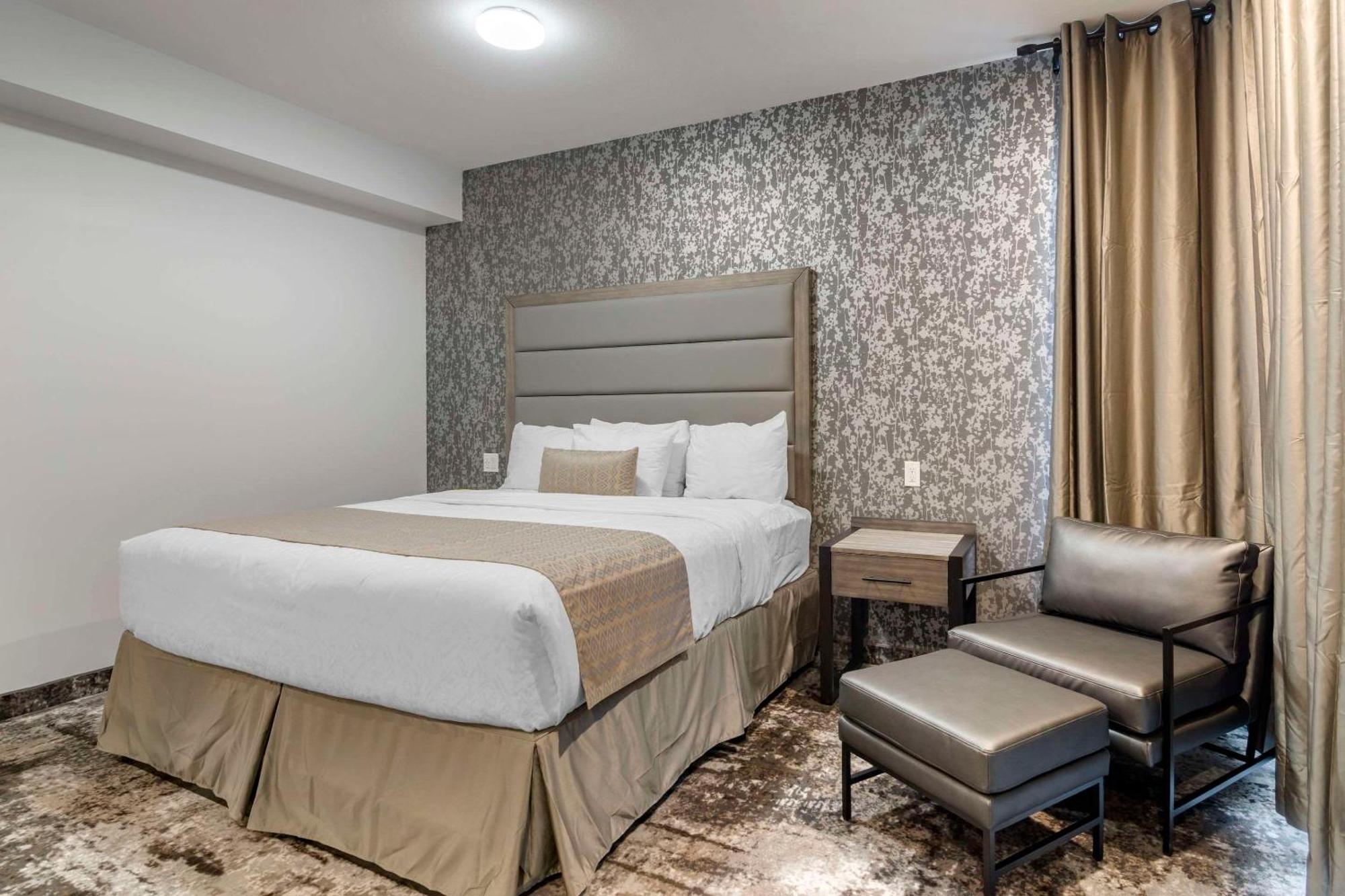 The Hue Hotel, Ascend Hotel Collection Kamloops Exteriör bild